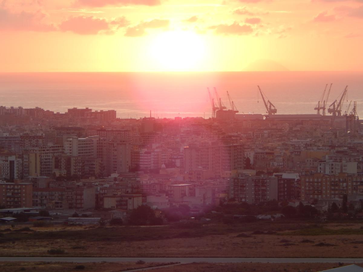 B&B Sole E Luna Palermo Bagian luar foto